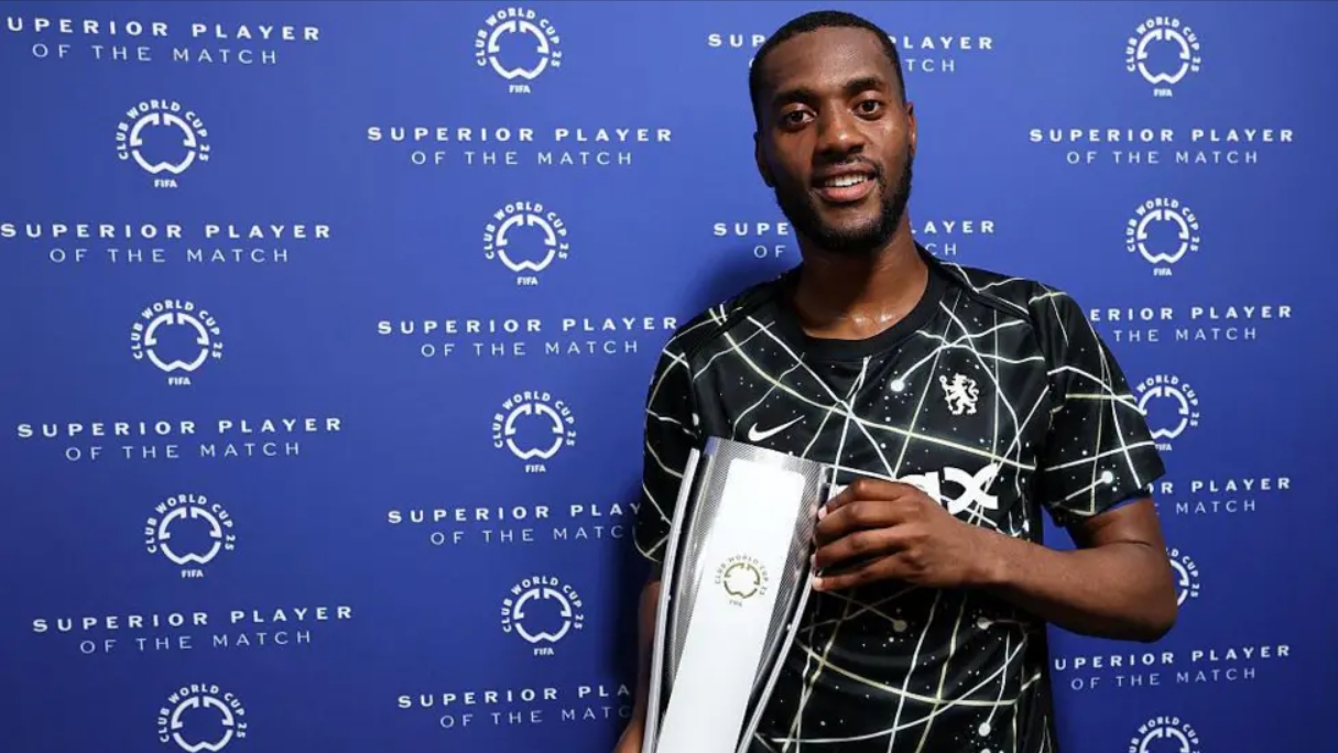 皇冠体育app-阿达拉比奥尤：我会对帕尔默更照顾一些，有时候还调侃他是小明星