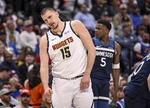 掘金背靠背对阵马刺 约基奇穆雷戈登波特布劳恩五大首发都不打